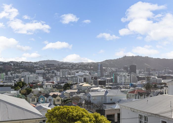  at 6/2 Scarborough Terrace, Mount Victoria, Wellington