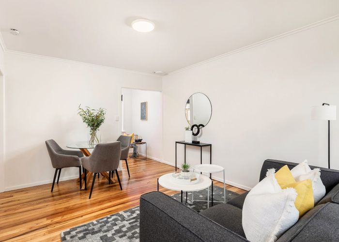  at 2/10 Walker Road, Point Chevalier, Auckland City, Auckland