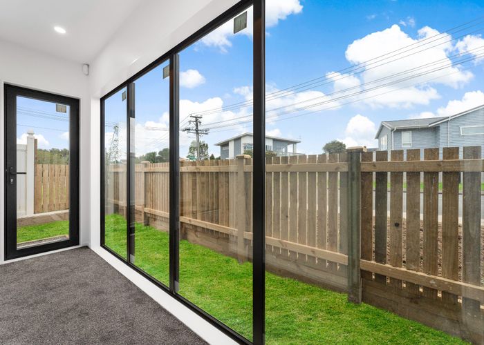  at 2/4 Toru Street, Te Atatu Peninsula, Waitakere City, Auckland