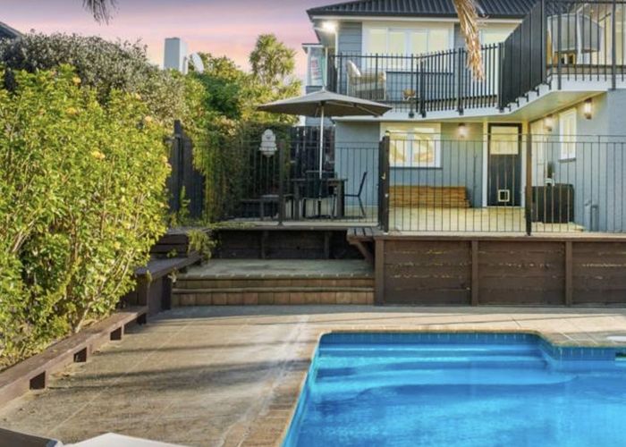  at 10 Vincent Street, Howick, Auckland