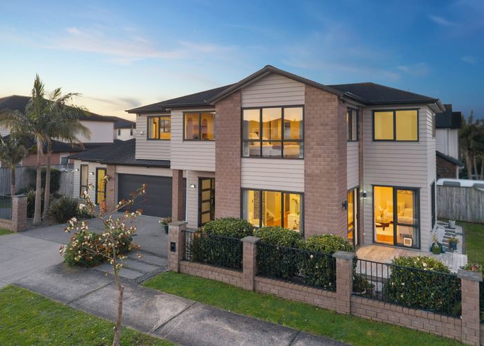  at 1 & 1A Ballyholey Drive, Flat Bush, Manukau City, Auckland