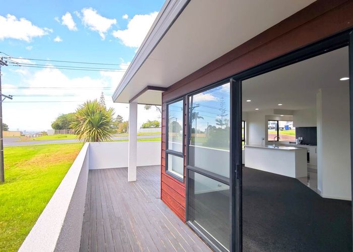  at 58 Sunset Road, Unsworth Heights, North Shore City, Auckland