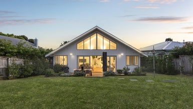  at 10 Harapaki Road, Meadowbank, Auckland