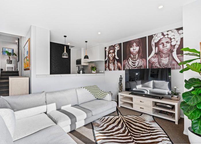  at 11/19 Langana Avenue, Browns Bay, North Shore City, Auckland