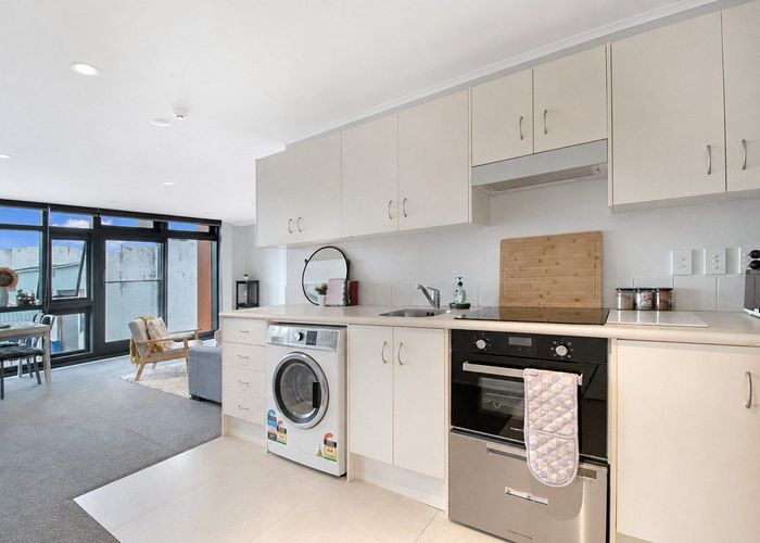  at 14E/30 Westward Ho, Glen Eden, Waitakere City, Auckland