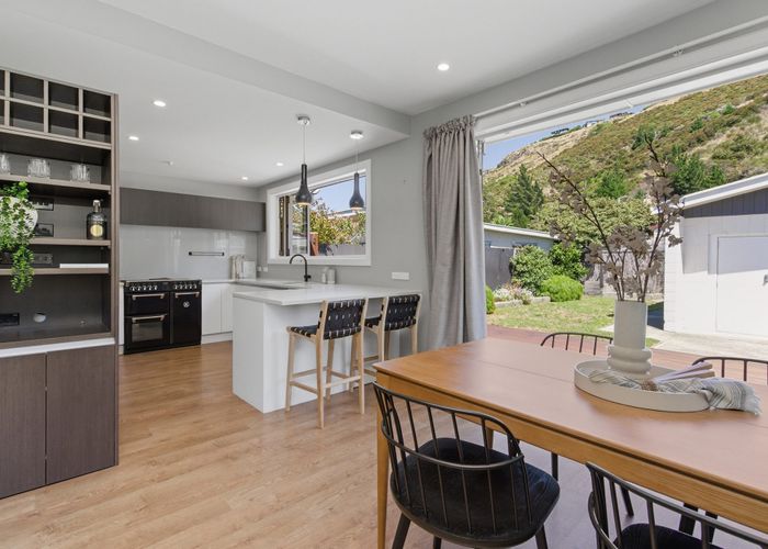  at 8 Whitfield Street, Sumner, Christchurch City, Canterbury