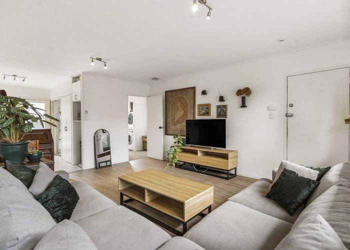  at 7/19 Bayside Avenue, Te Atatu Peninsula, Auckland