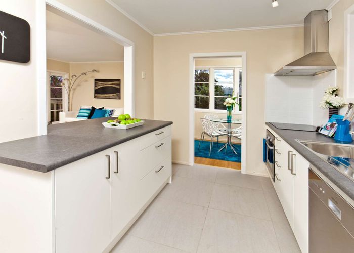  at 2/7 Vera Road, Te Atatu South, Auckland