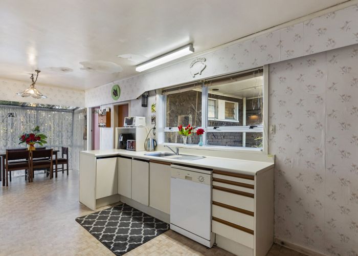  at 7 Fairclough Road, Beach Haven, North Shore City, Auckland