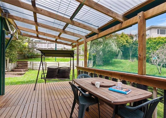  at 2/58 Glencoe Road, Browns Bay, North Shore City, Auckland