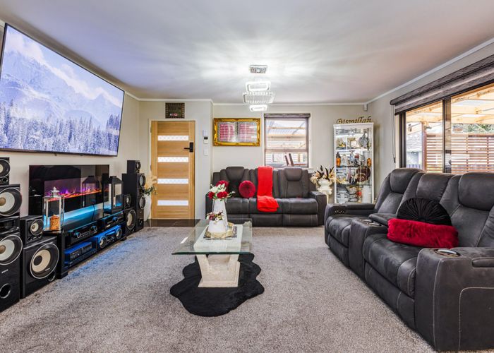  at 2/7 Manuia Road, Takanini, Papakura, Auckland