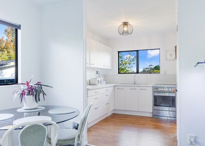  at 1/6 Peterhouse Place, West Harbour, Auckland