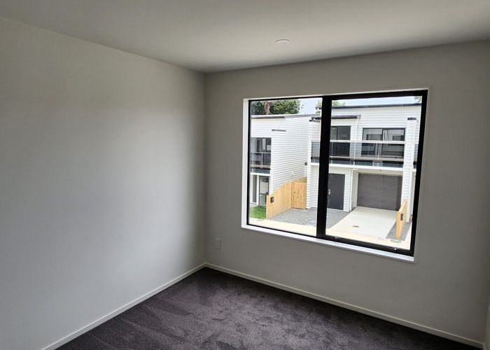  at 12 Korokio Lane, Henderson, Waitakere City, Auckland