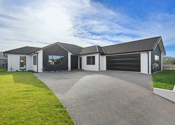  at 30 The Meadows Drive, Flagstaff, Hamilton