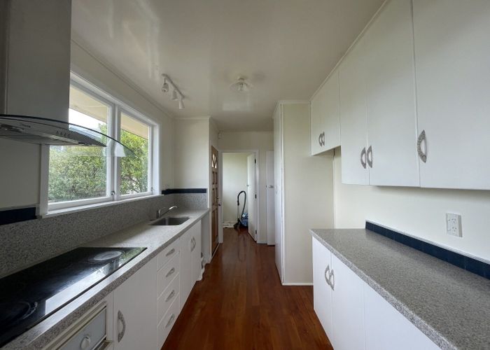  at 2/42 Bruce Road, Glenfield, Auckland