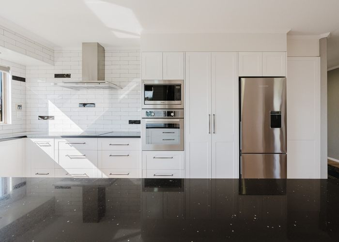  at 38 Bartholomew Drive, Grandview Heights, Hamilton, Waikato