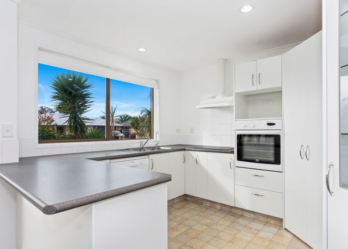  at 706 Gloucester Road, Papamoa Beach, Papamoa