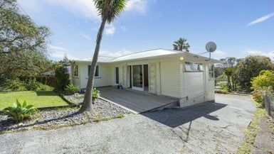  at 99 Cliff View Drive, Green Bay, Auckland
