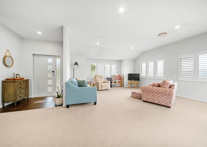  at 2 Durbin Court, Greenhithe, North Shore City, Auckland