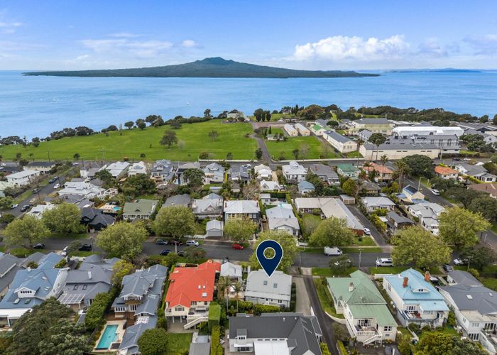  at 9A North Avenue, Devonport, North Shore City, Auckland