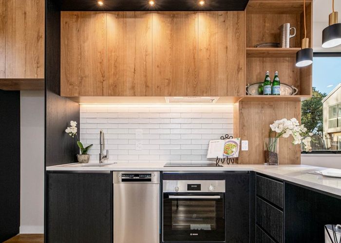  at 8/110 Beach Road, Te Atatu Peninsula, Auckland