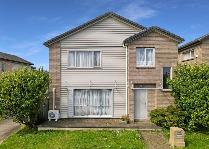  at 34 Salford Crescent, Flat Bush, Auckland