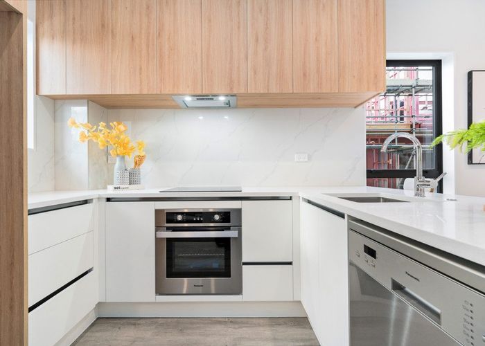  at 111/241 Flat Bush School Road, Flat Bush, Manukau City, Auckland