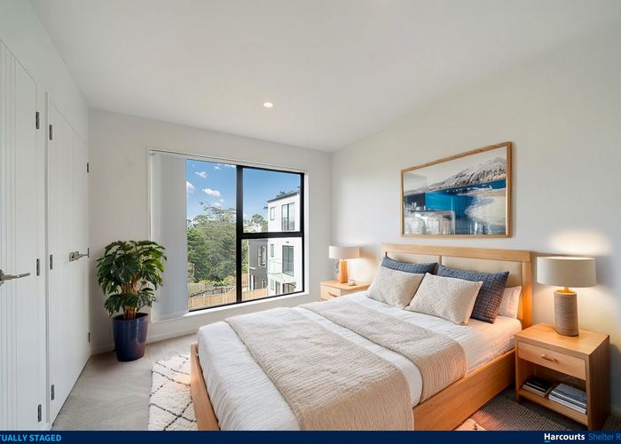 at 2/105 Hobsonville Road, West Harbour, Auckland