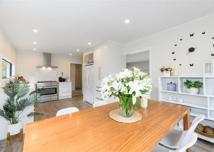  at 8 Serrata Place, Browns Bay, Auckland