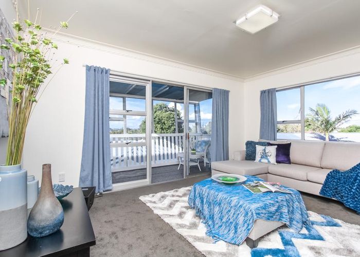  at 4/100 Titirangi Road, New Lynn, Auckland