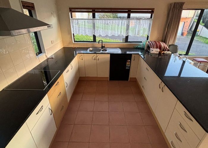  at 27 Mariners View Road, Beach Haven, North Shore City, Auckland