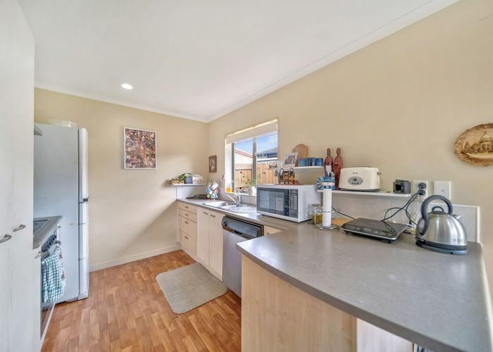  at 14 Brunswick Rise, Mangere, Auckland