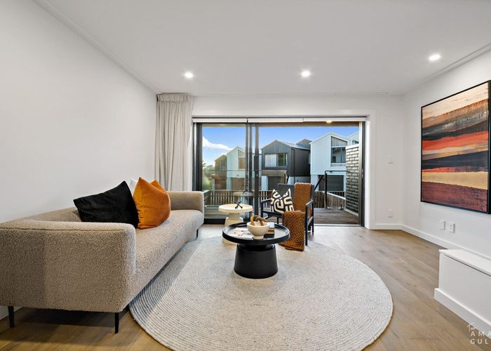  at 7/98 Walker Road, Point Chevalier, Auckland City, Auckland