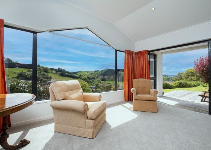  at 82 Churchill Drive, Taradale, Napier