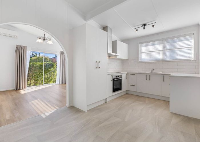  at 61 Sunnynook Road, Forrest Hill, North Shore City, Auckland
