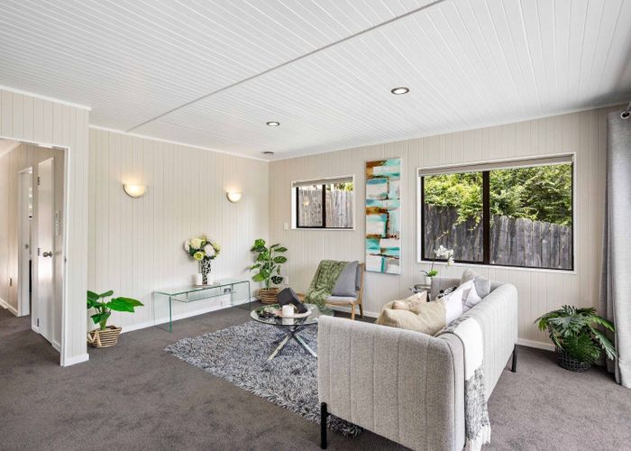  at 2/30 FORDHAM ST, Beach Haven, Auckland