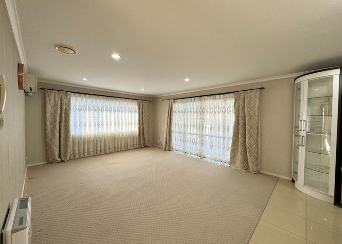  at 21 Chateau Rise, Flat Bush, Auckland