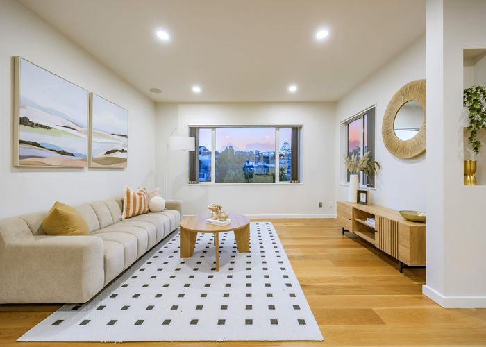  at 487A East Coast Road, Murrays Bay, North Shore City, Auckland