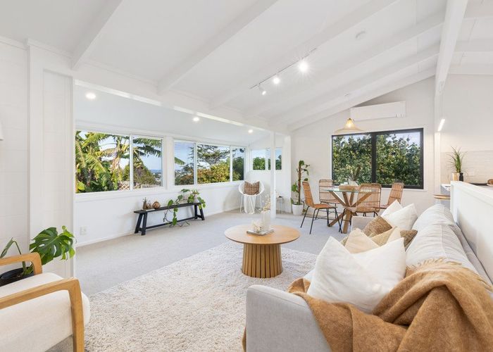  at 2/88 Arran Road, Browns Bay, Auckland