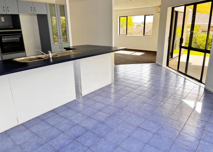  at 6 Ferngrove Avenue, Ranui, Auckland
