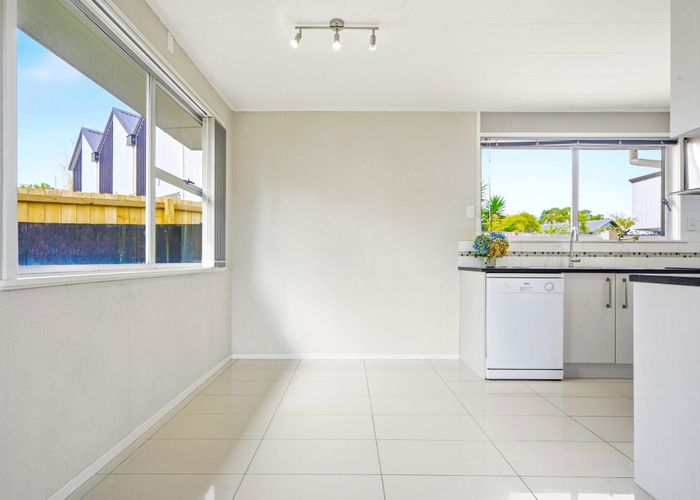  at 17 Fairdale Place, Birkdale, North Shore City, Auckland