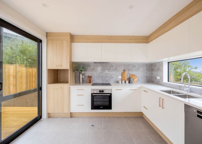  at 127C Barrack Road, Mount Wellington, Auckland