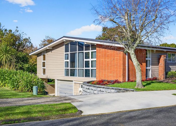  at 8 Blue Gum Rise, Sunnyhills, Manukau City, Auckland