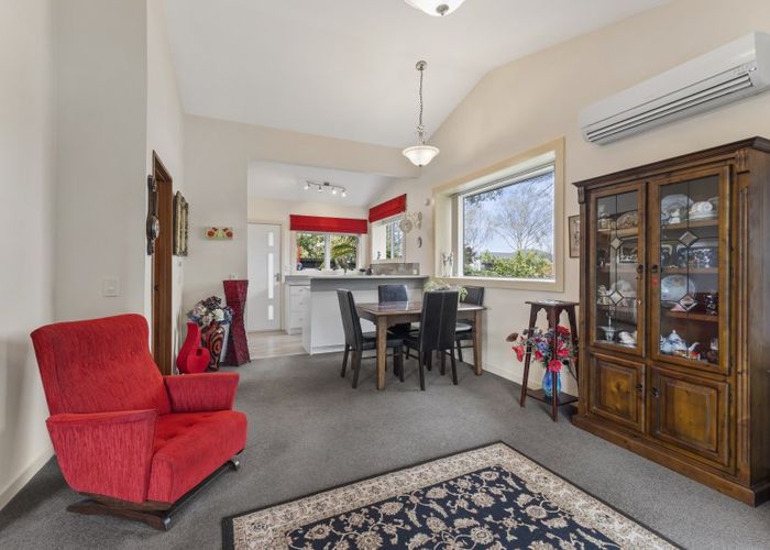  at 1/208 Memorial Avenue, Burnside, Christchurch