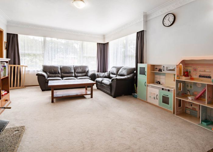  at 6 Takapu Street, Henderson, Auckland