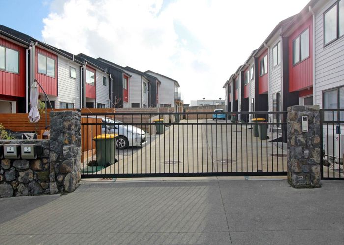  at 4/6 Delemere Place, Glen Innes, Auckland