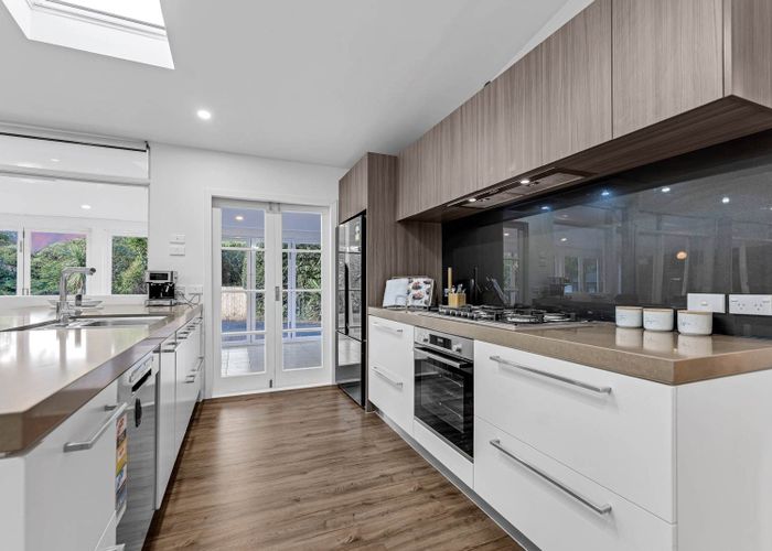 at 10 South Lynn Road, Titirangi, Auckland