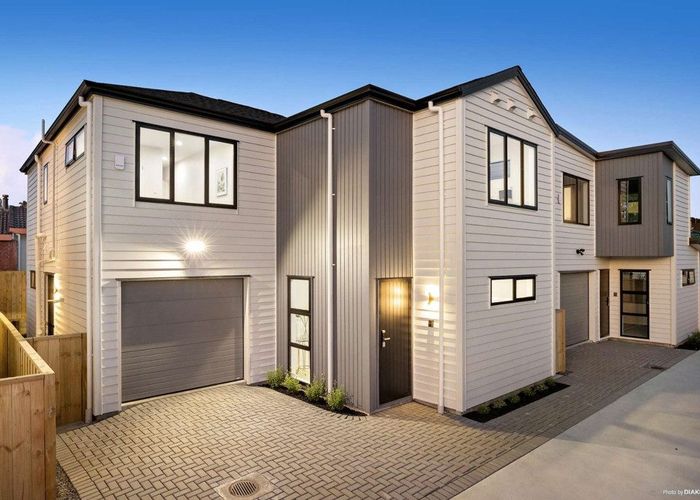  at 152B Botany Road, Botany Downs, Auckland