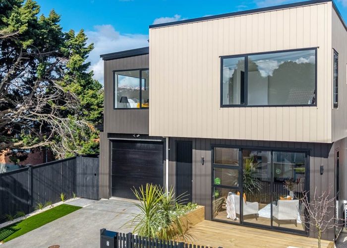  at 2 Wahanui Road, Greenlane, Auckland