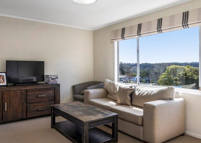  at 2/31 Gowing Drive, Meadowbank, Auckland